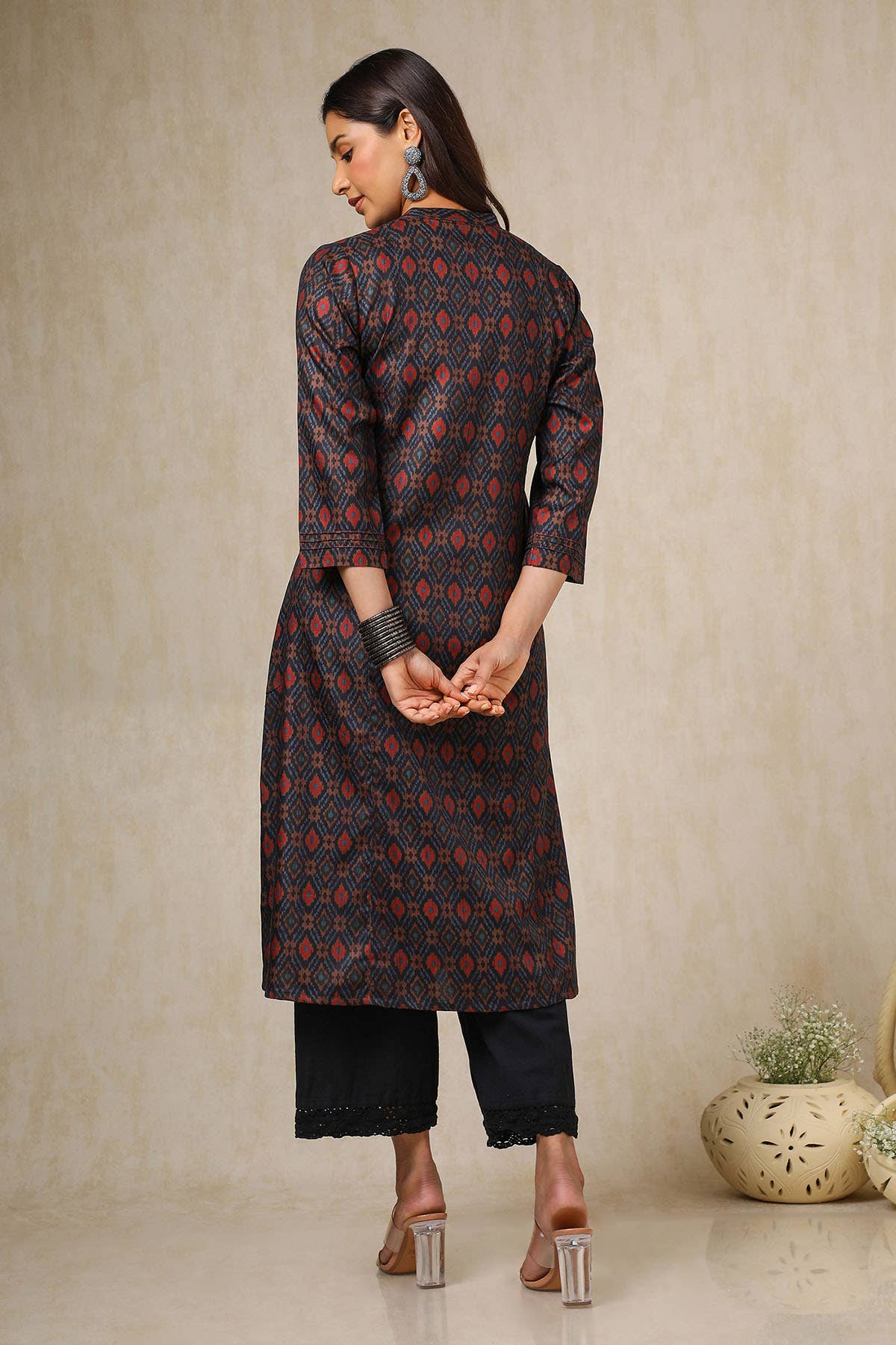 Navy Blue Linen Blend Ikat Print Kurta - View 4